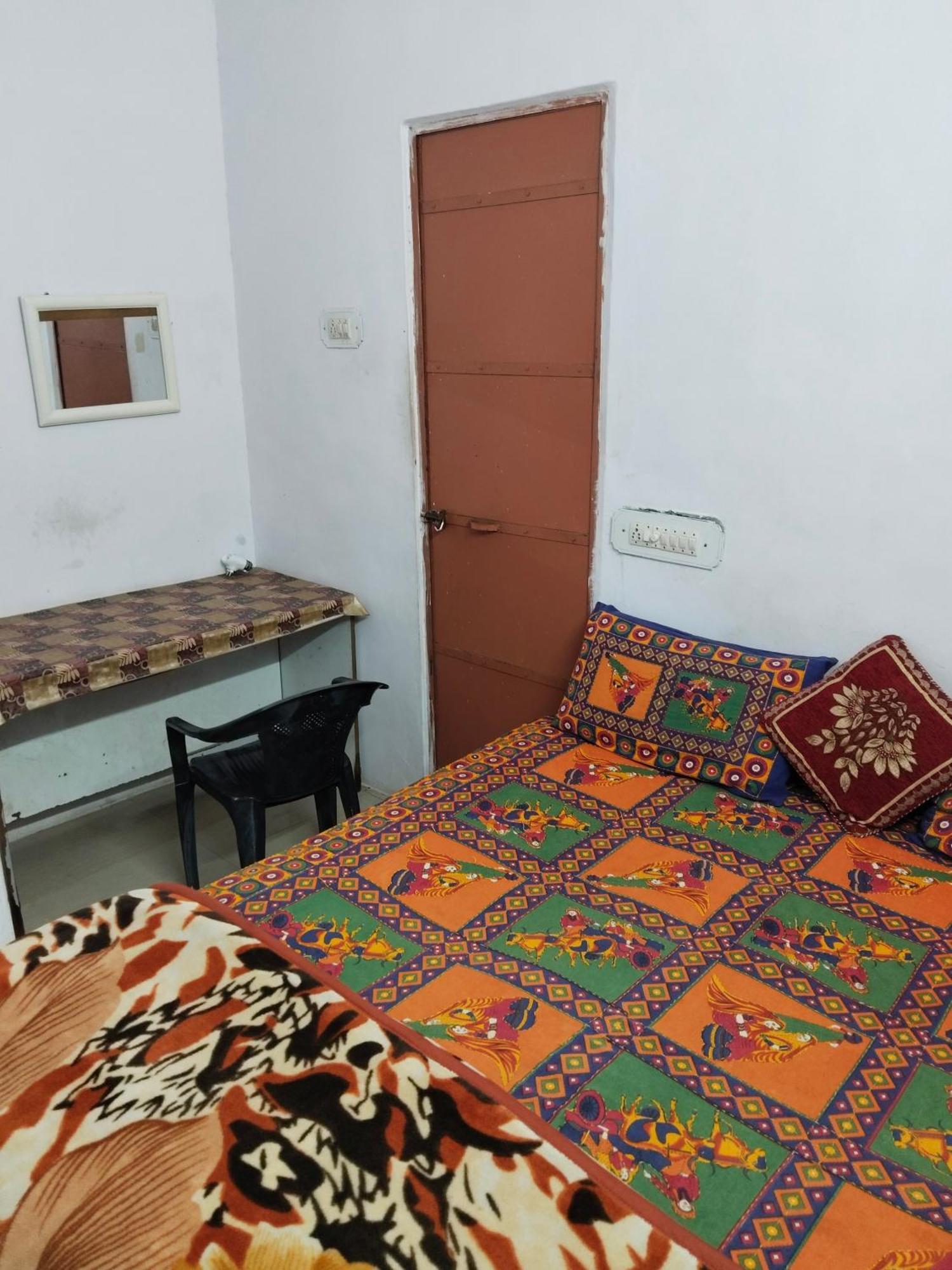 Ugs Guest House Jodhpur  Ngoại thất bức ảnh